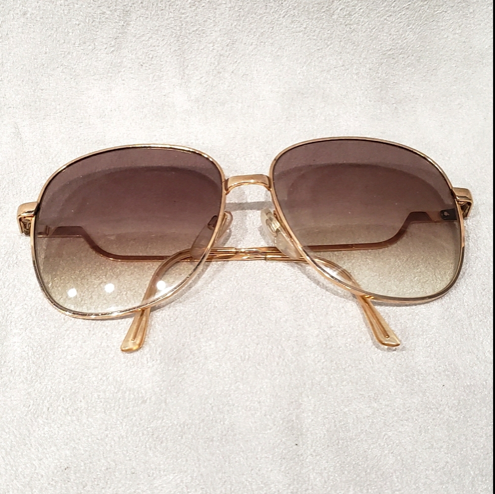 Luxottica Vintage Oversize Gold Sunglasses